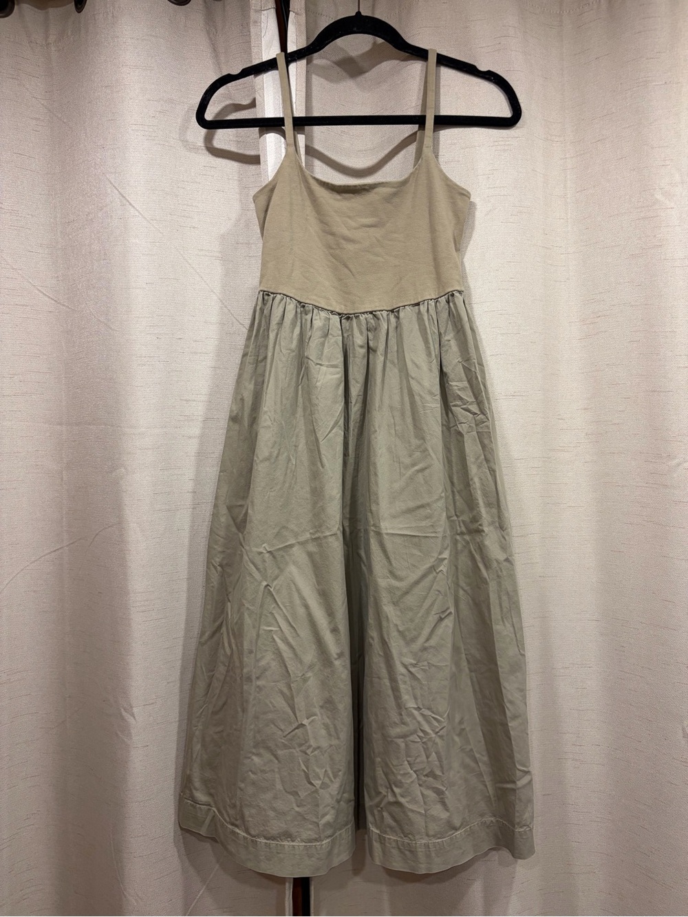 Light Olive Green Sleeveless Midi Sundress